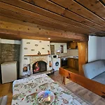 хитър петър Villa Aprilzi