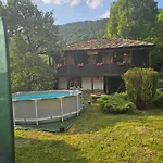 хитър петър Villa *