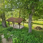 хитър петър Villa Aprilzi
