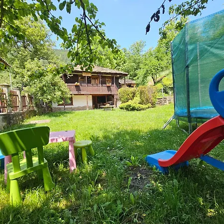 хитър петър Apriltsi (Lovech)