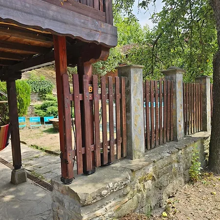 хитър петър Apriltsi (Lovech)