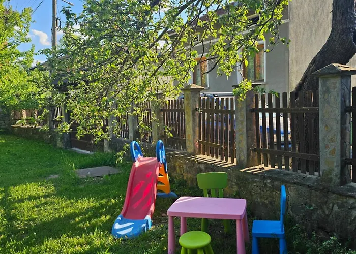 хитър петър Apriltsi (Lovech)