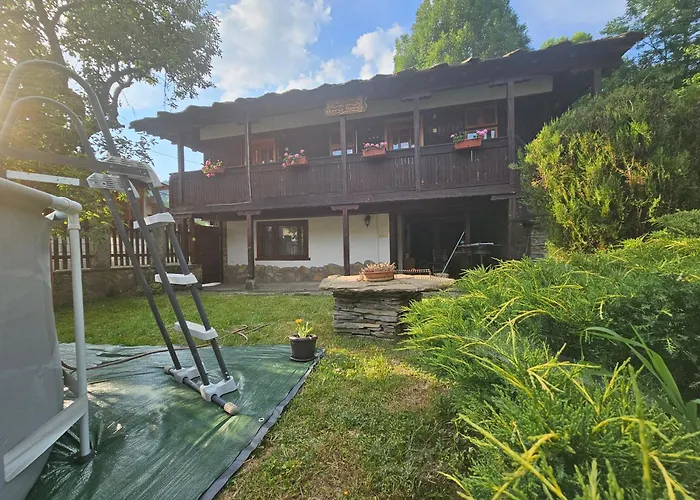 хитър петър Apriltsi (Lovech)