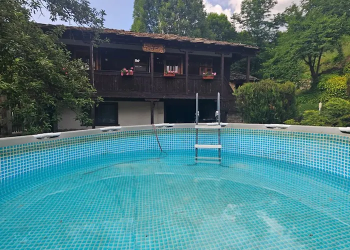 хитър петър Apriltsi (Lovech)